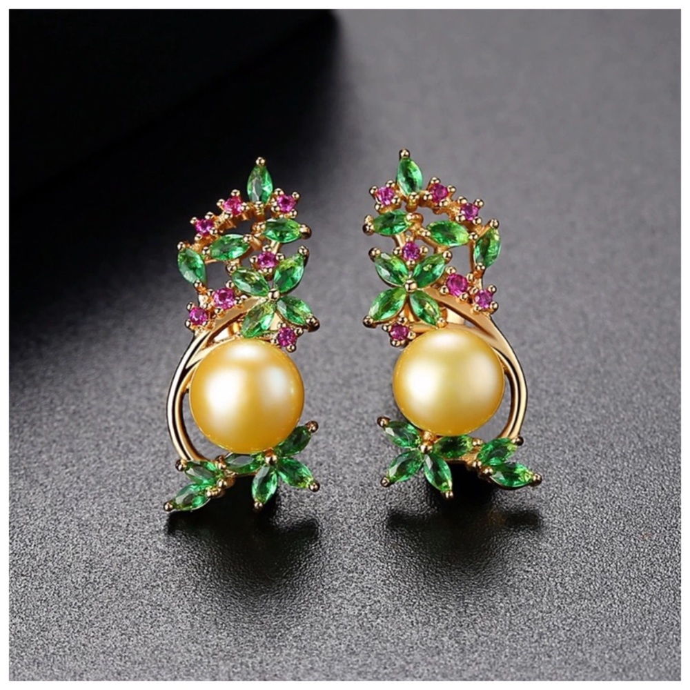 Swarovski Crystals Kirilina Pearl Earrings - Picture 3 of 5